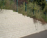 Leromur - concrete interlocking retaining wall system