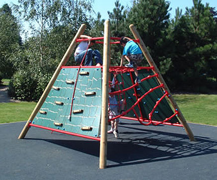 Pyramid challenging climbing unit