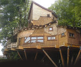 Adventure play aerial walkway, Alnwick Gardens - on this page