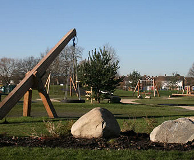 Natural community play space, Bedgrove Park, Aylesbury