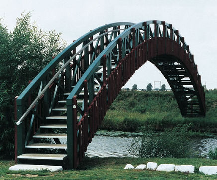Steel and timber footbridges