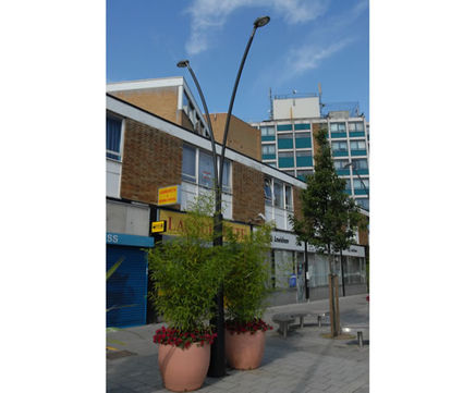 Thylia decorative lighting pole 
