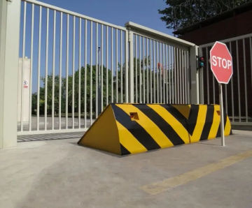 Cova Road Blocker 50F - steel vehicle barrier for road security
